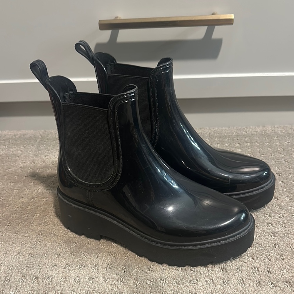 Madden girl,Black Chelsea Rain Boots, worn once, great condition